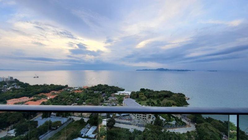 Andromeda Seaview Condo Near Beach Pattaya Exterior photo